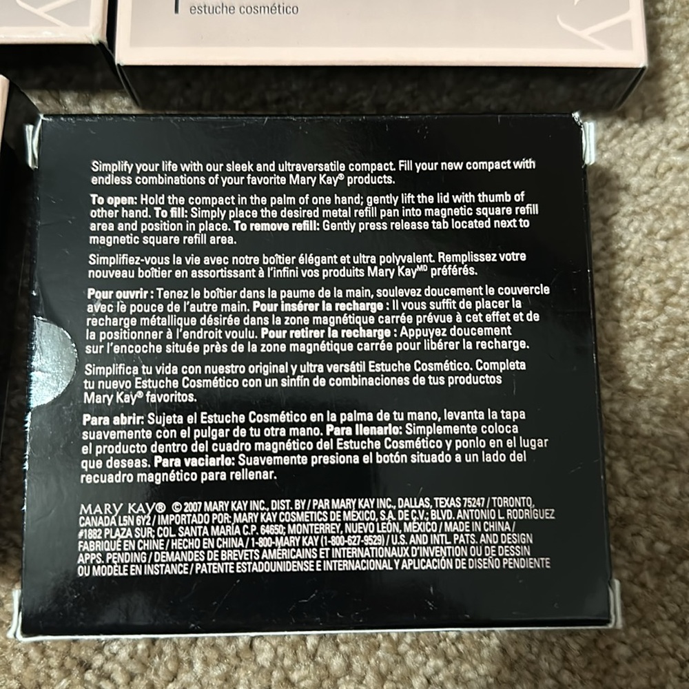 4 Mary Kay Elegant Black Compacts - Picture 2 of 4